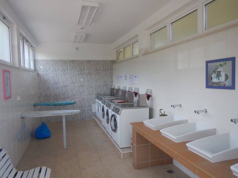 A 5 star campground laundry area.
