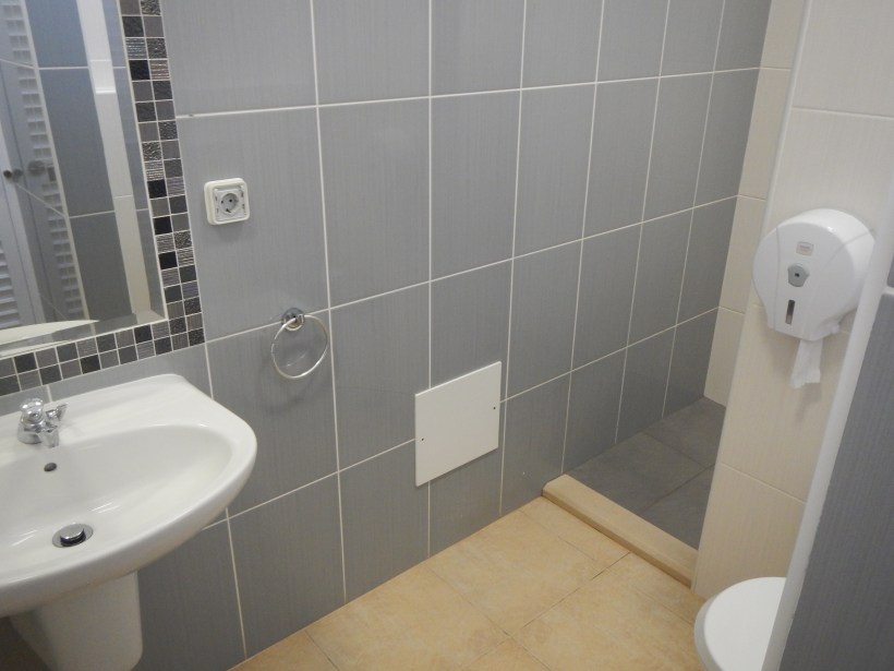 A family washroom at the 5 star campground in Portugal.