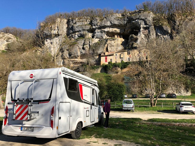 B67813AE-2D47-40BC-8333-297E6A4869B6