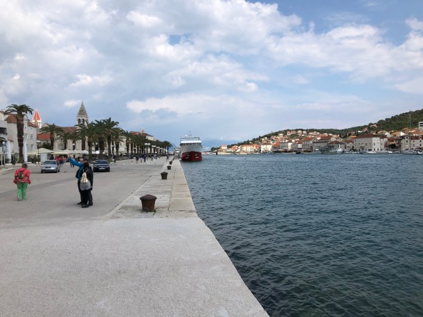 0F6CE9D8-5296-4504-B101-54A5CB2E2E3F