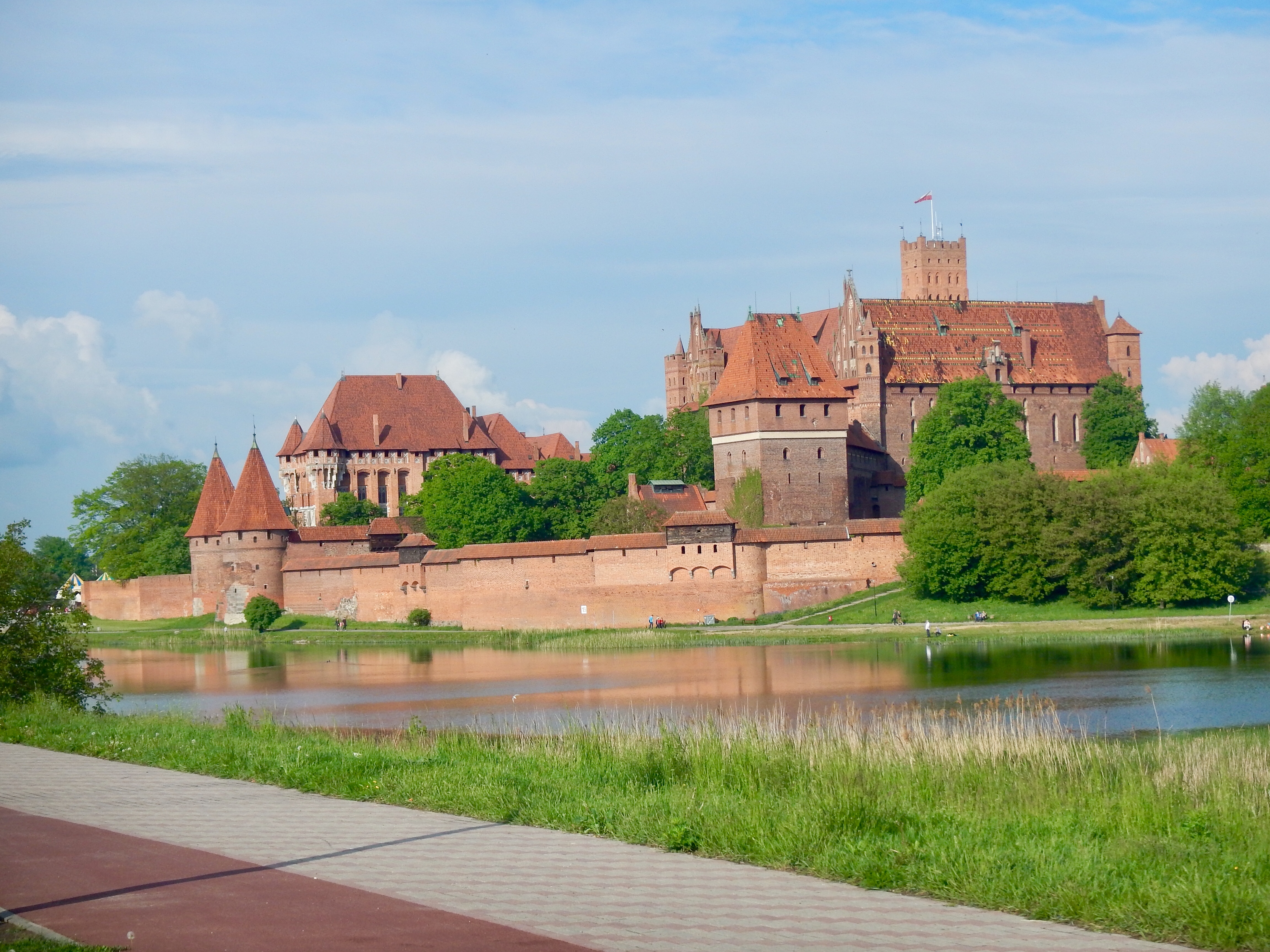 5E746958-7E0C-4B02-A8E8-017AB996110B