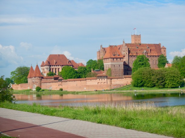 5E746958-7E0C-4B02-A8E8-017AB996110B