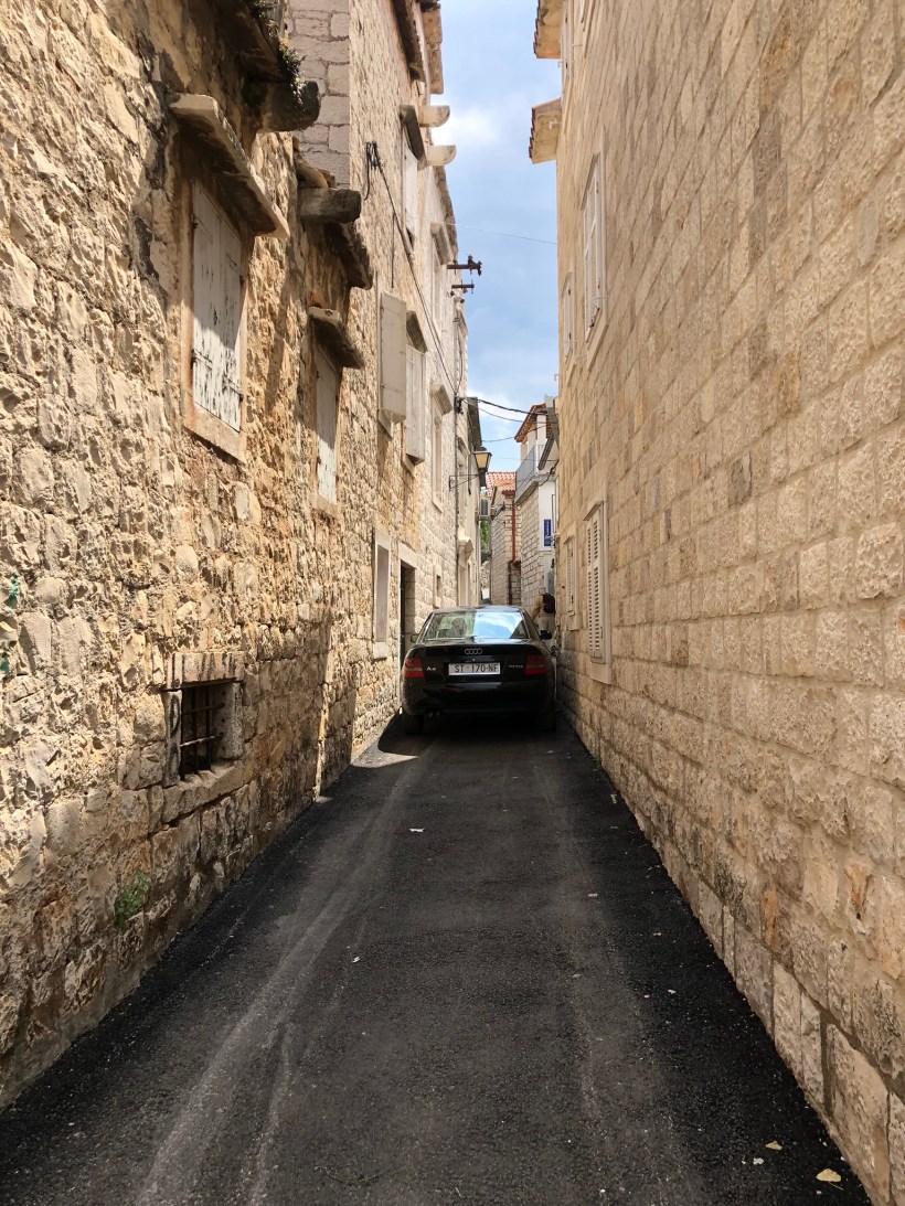 6DC036FD-A541-4789-912D-EE9C09B6E483