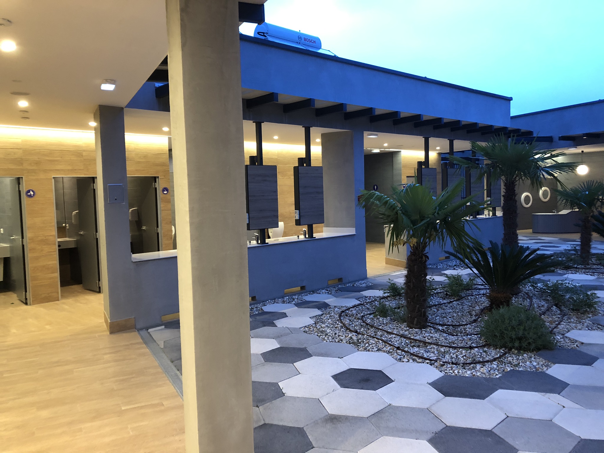 98249808-4323-43C8-85E9-26B9ECD65B3E