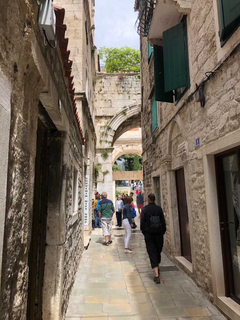 BB6F0756-6CAC-46B9-8C1A-5FA4E0CD1D95