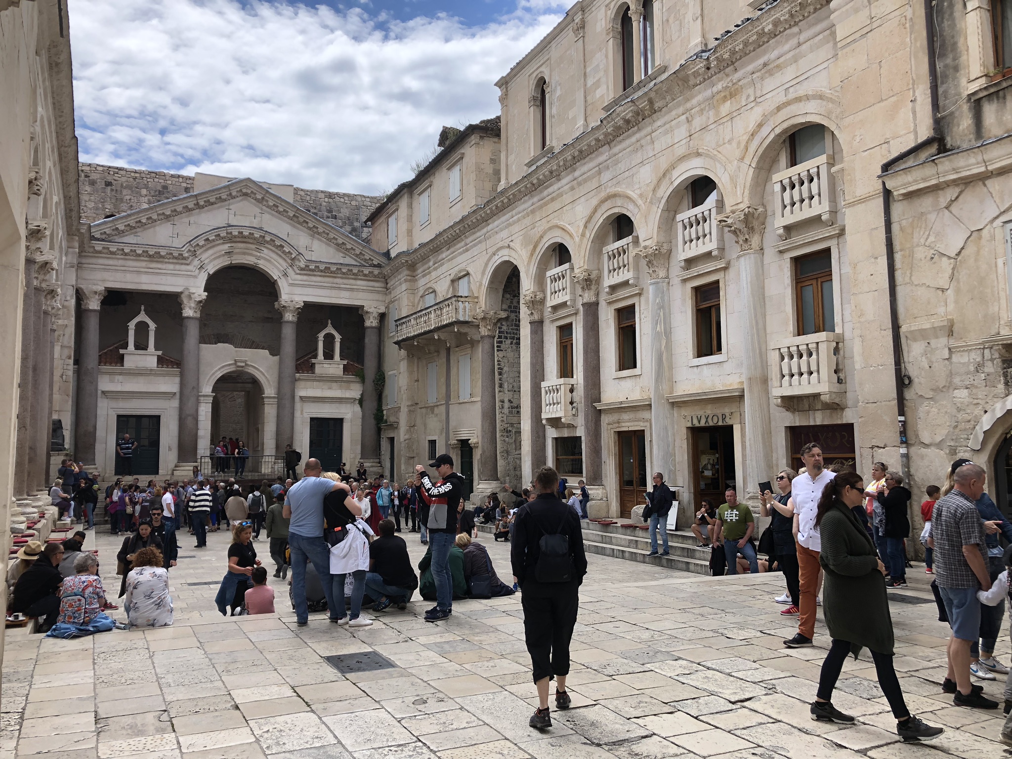 F496AE37-1801-4664-B6C0-1C27F0B31A22