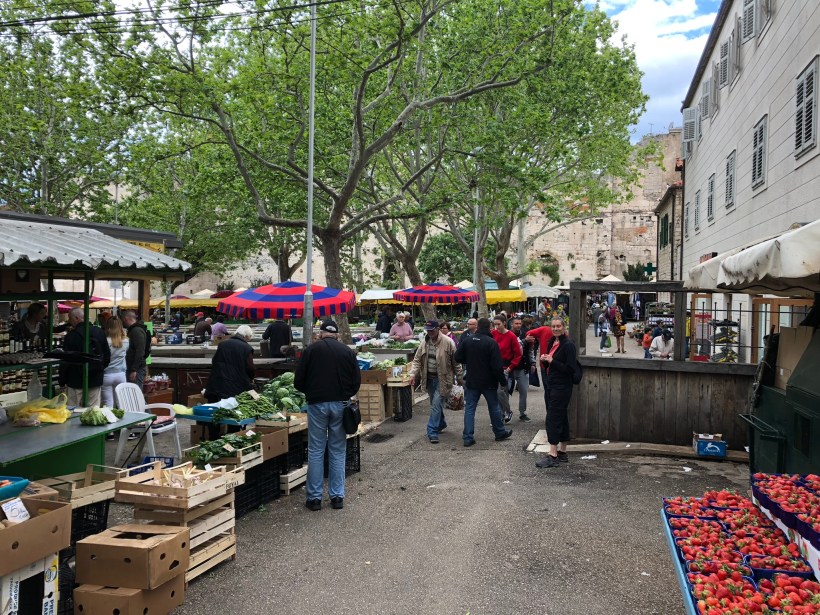 F8E27A74-DCF6-4D01-A643-FB703BC25E34